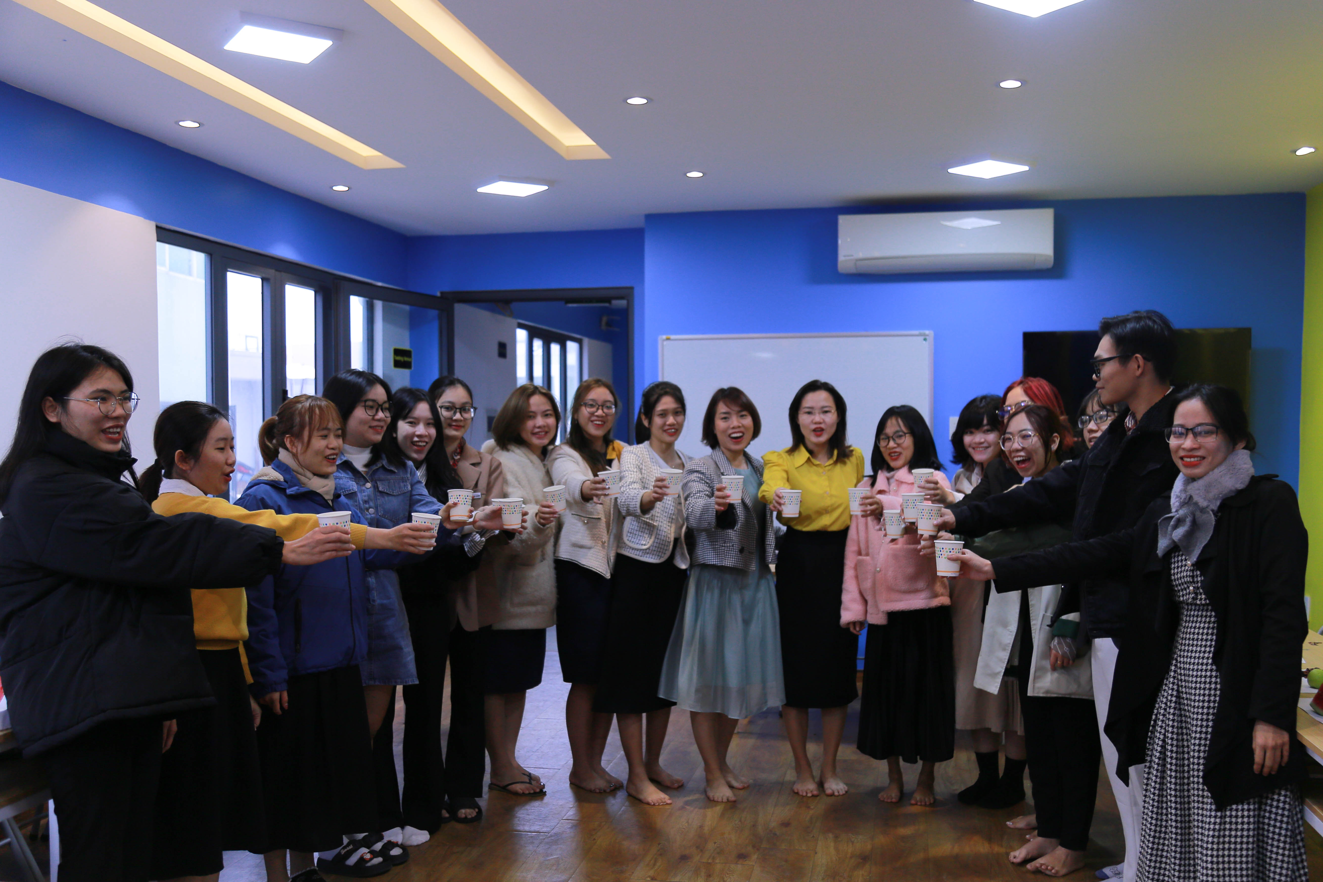 IEC ENGLISH GẶP MẶT KHAI XUÂN QUÝ MÃO